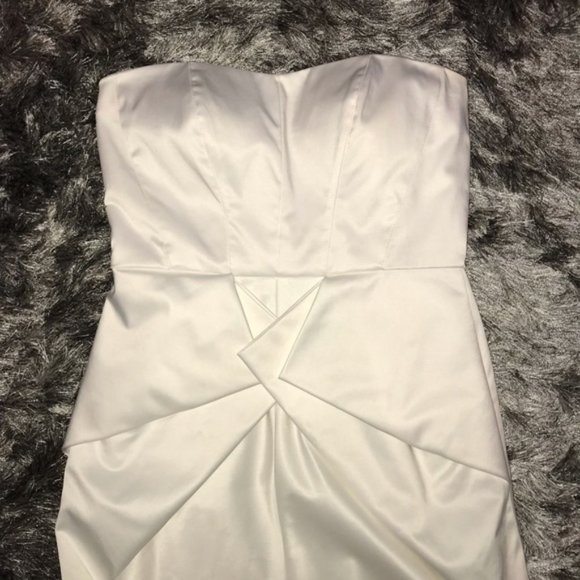 BCBGeneration Strapless Pleated Origami Dress - Sateen White - Size 0 - Picture 8 of 16